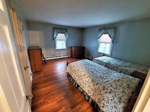 203 Delmont Ave, Worcester MA 01604-2136 exterior