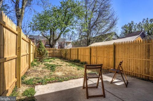 527 Howard Ave, Lancaster PA  17602-4421 exterior