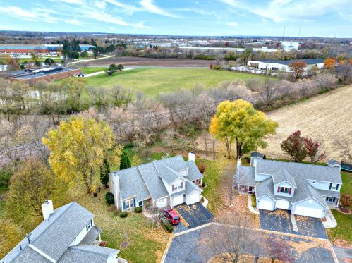 2319 Aspen Dr, Bull Valley, IL 60098-6906