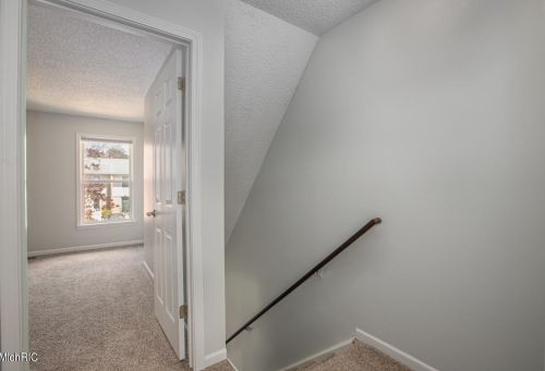 3630 Kenbrooke Ct, Kalamazoo MI 49006-5437 exterior