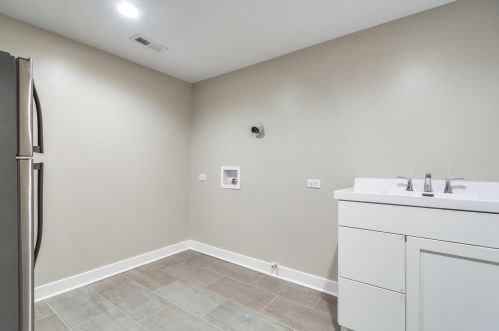 529 46 St, Chicago IL 60653-4501 exterior