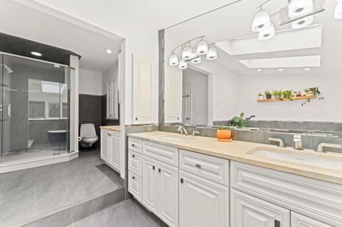 200 Guyasuta Rd, Pittsburgh PA  15215-1519 exterior