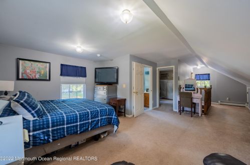 30 Schiverea Ave, East Freehold NJ 07728-1854 exterior