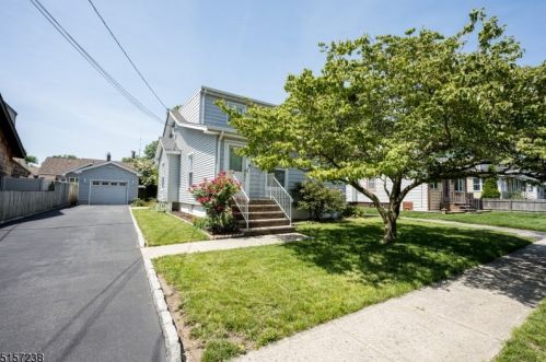 2134 Evans St, Rahway, NJ 07065-4322