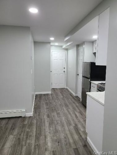 1523 Fielding St, Bronx NY  10469-5903 exterior