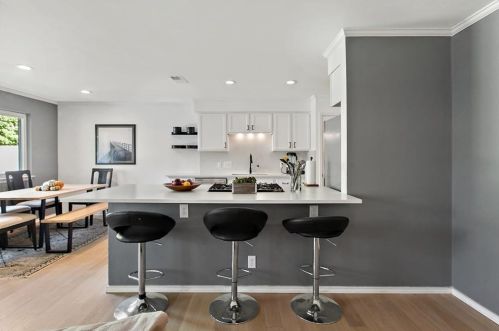 11202 Blossom Bell Dr, Austin TX  78758-4218 exterior