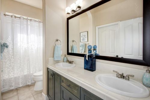 1086 Souza Dr, Folsom CA 95762-7556 exterior