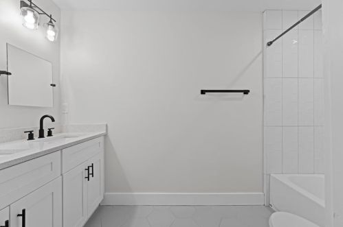 1731 Madrona St, Atlanta GA  30318-6427 exterior