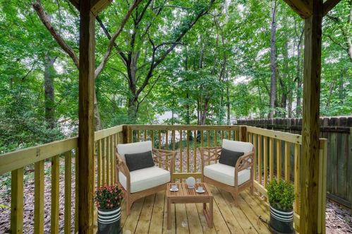 6997 Flagstone Dr, Austell GA 30168-6846 exterior