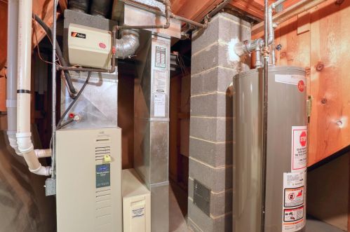 8919 Cheyenne St, Milwaukee WI 53224-4804 exterior