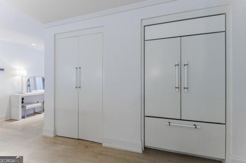 2312 Montview Dr, Atlanta GA 30305-4071 exterior