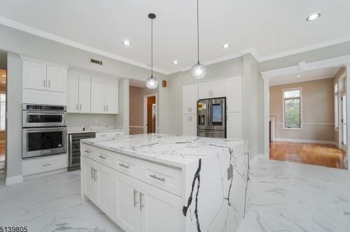 47 Hillside Ave, Berkeley Heights NJ 07922-1708 exterior