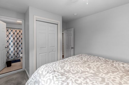 43 Frst St, Dover NH 03820-3223 exterior