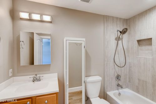 4437 40 St, Phoenix AZ 85018-4105 exterior