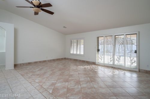 37897 Desert Bluff Dr, Tucson, AZ 85739-2152