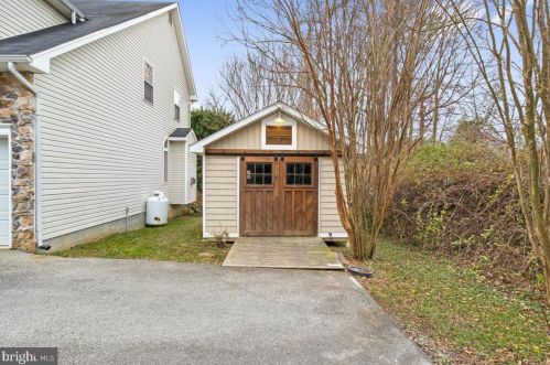 2949 Queensberry Dr, Huntingtown MD 20639-2306 exterior