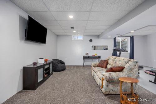 2253 Fawnwood Dr, Grand Rapids MI 49508-6519 exterior