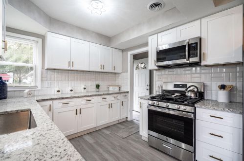 4210 Congress St, Milwaukee WI  53209-5836 exterior