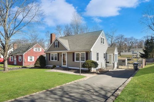 103 White St, Manchester, CT 06042-3127