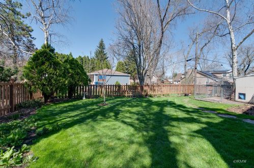 609 Irving Park Rd, Itasca IL 60143-2316 exterior