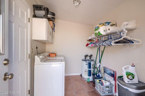 2021 6 St, Tucson AZ 85716-4822 exterior