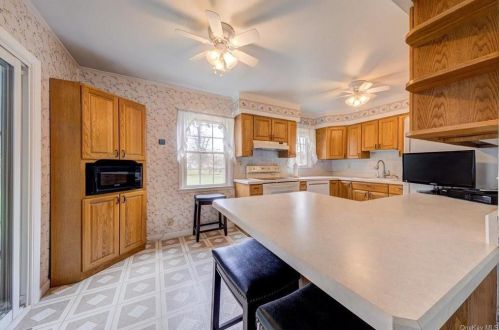 306 Spackenkill Rd, Poughkeepsie NY 12603-5318 exterior