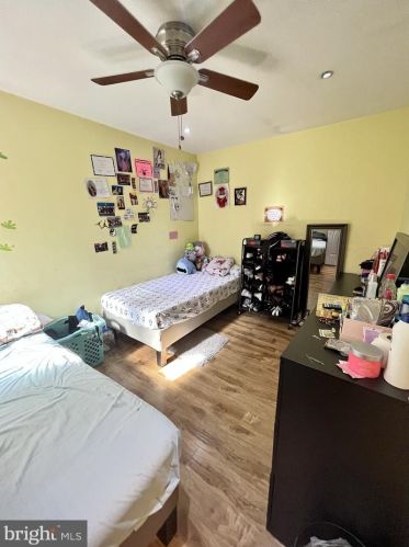 2011 6 St, Philadelphia PA 19122-1413 exterior