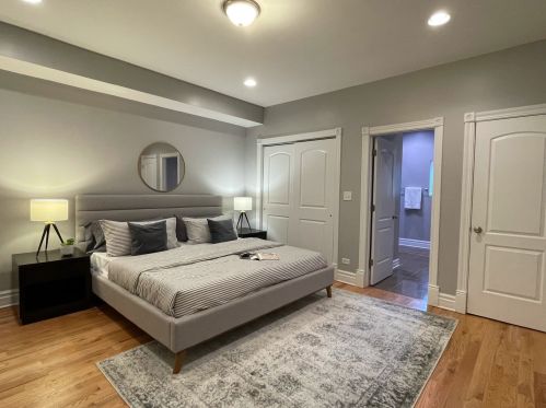 744 Cornelia Ave, Chicago IL 60657-7212 exterior