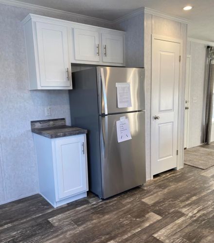 29 Hazel Dr, Concord NH 03301-3426 exterior