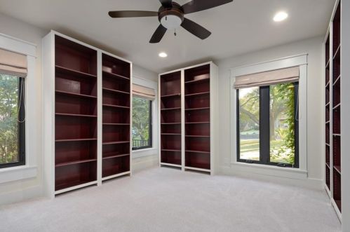 3919 Balcones Dr, Austin TX 78731-5414 exterior