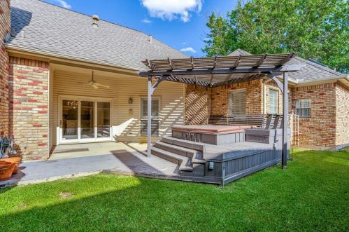 916 Mccoy Dr, Irving TX 75062-8003 exterior