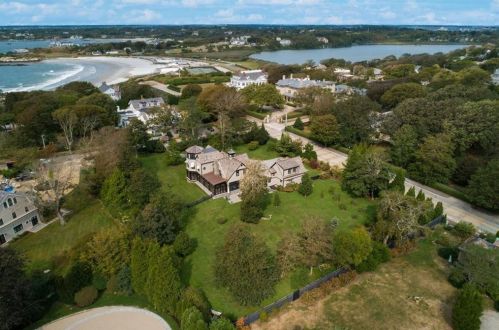 708 Bellevue Ave, Middletown, RI 02840-4284