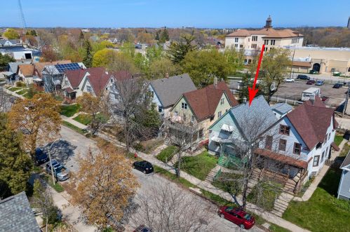 3232 Booth St, Milwaukee WI  53212-2136 exterior