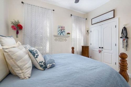 25601 Hawks Run Ln, Mount Plymouth FL 32776-7746 exterior