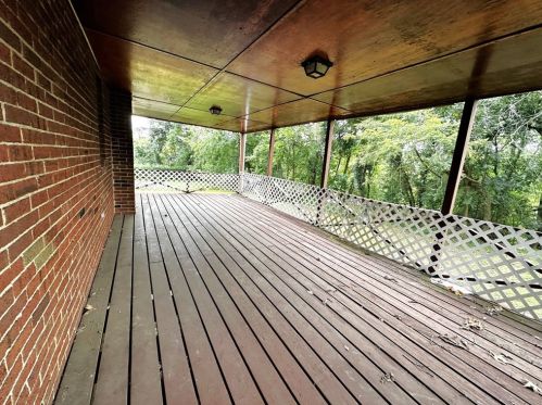 327 Elias Dr, Pittsburgh PA 15235-1710 exterior