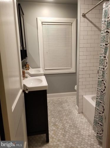 254 Gorgas Ln, Philadelphia PA  19119-2509 exterior