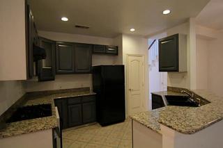 520 Alcalde St, Dallas TX  75246-1368 exterior