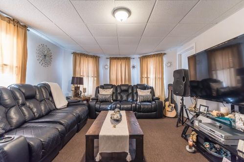 1266 Plainfield St, Providence RI 02909-4630 exterior