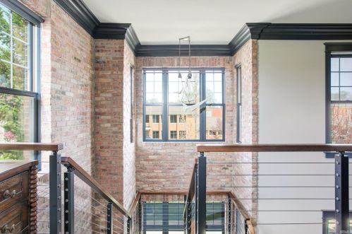 221 Mishawaka Ave, Mishawaka IN 46545-6015 exterior