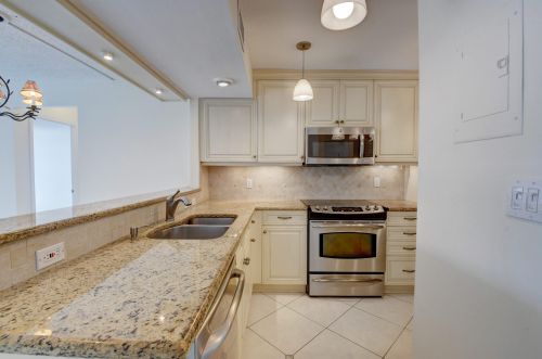 1 Royal Palm Way, Boca Raton, FL 33432-8735