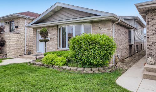 7021 64th Pl, Chicago, IL 60638-4632