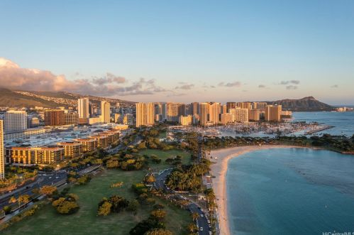 1388 Ala Moana Blvd, Honolulu HI  96814 exterior