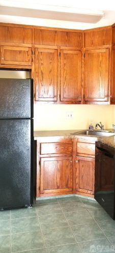 30 Brookville Rd, Edison NJ  08817-4102 exterior