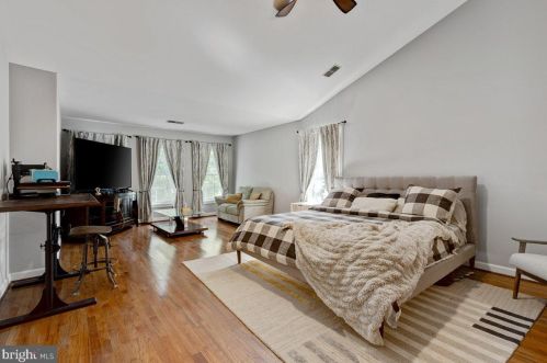 3822 Elmwood Towne Way, Alexandria VA  22303-1161 exterior