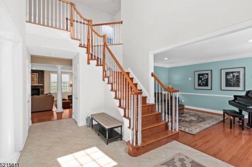 8 Sovereign Dr, Roxbury Township NJ  07836-0230 exterior