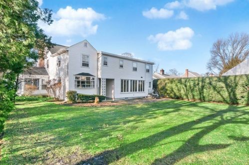 51 Fessenden St, Newton MA 02460-1119 exterior