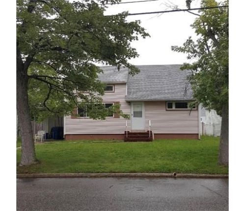 49 Reynolds St, Iselin, NJ 08830-1339