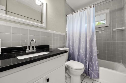 2608 Dunbarton Dr, Austin TX 78723-2233 exterior