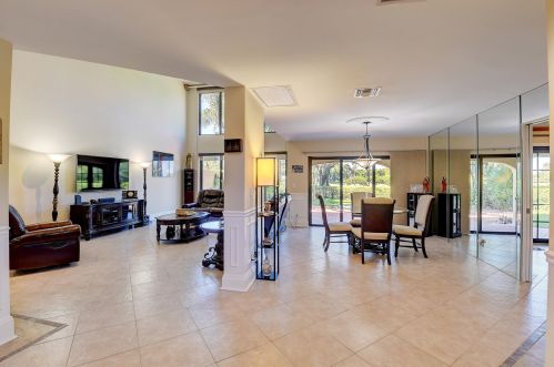 22528 Caravelle Cir, Boca Raton, FL 33433-5909