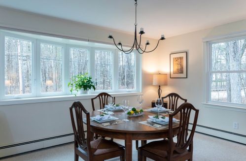 136 Sewalls Fls Rd, Concord NH 03301-4725 exterior